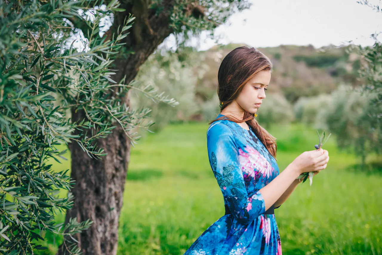 Anastasiya in the Olive Grove — photograph 16
