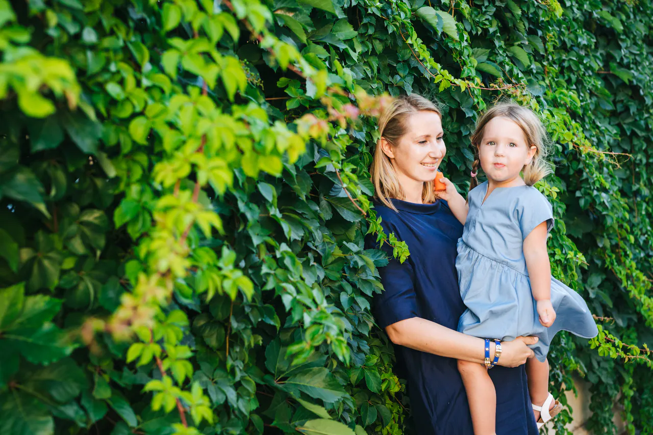 Olga and the kids — photograph 23