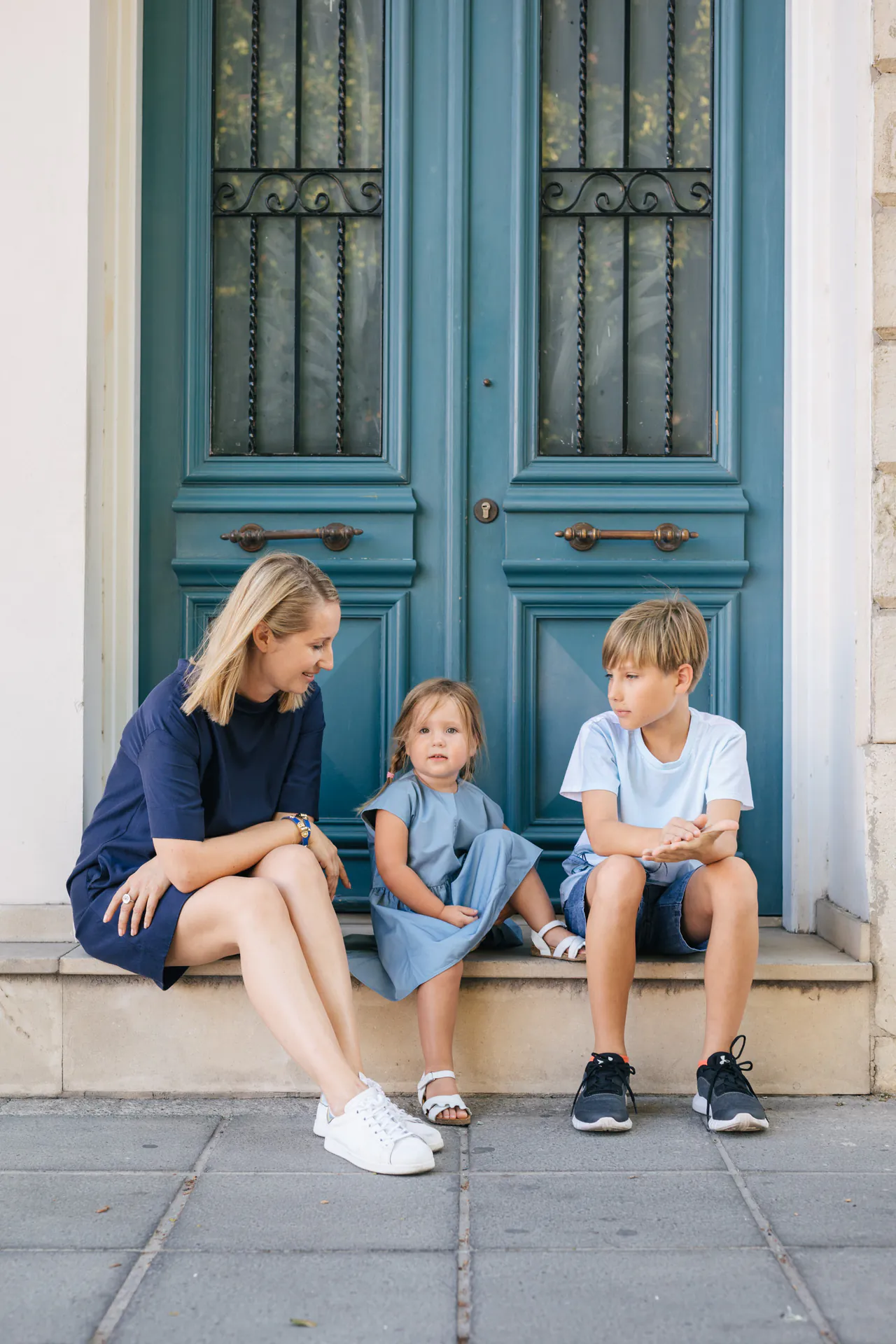 Olga and the kids — photograph 20