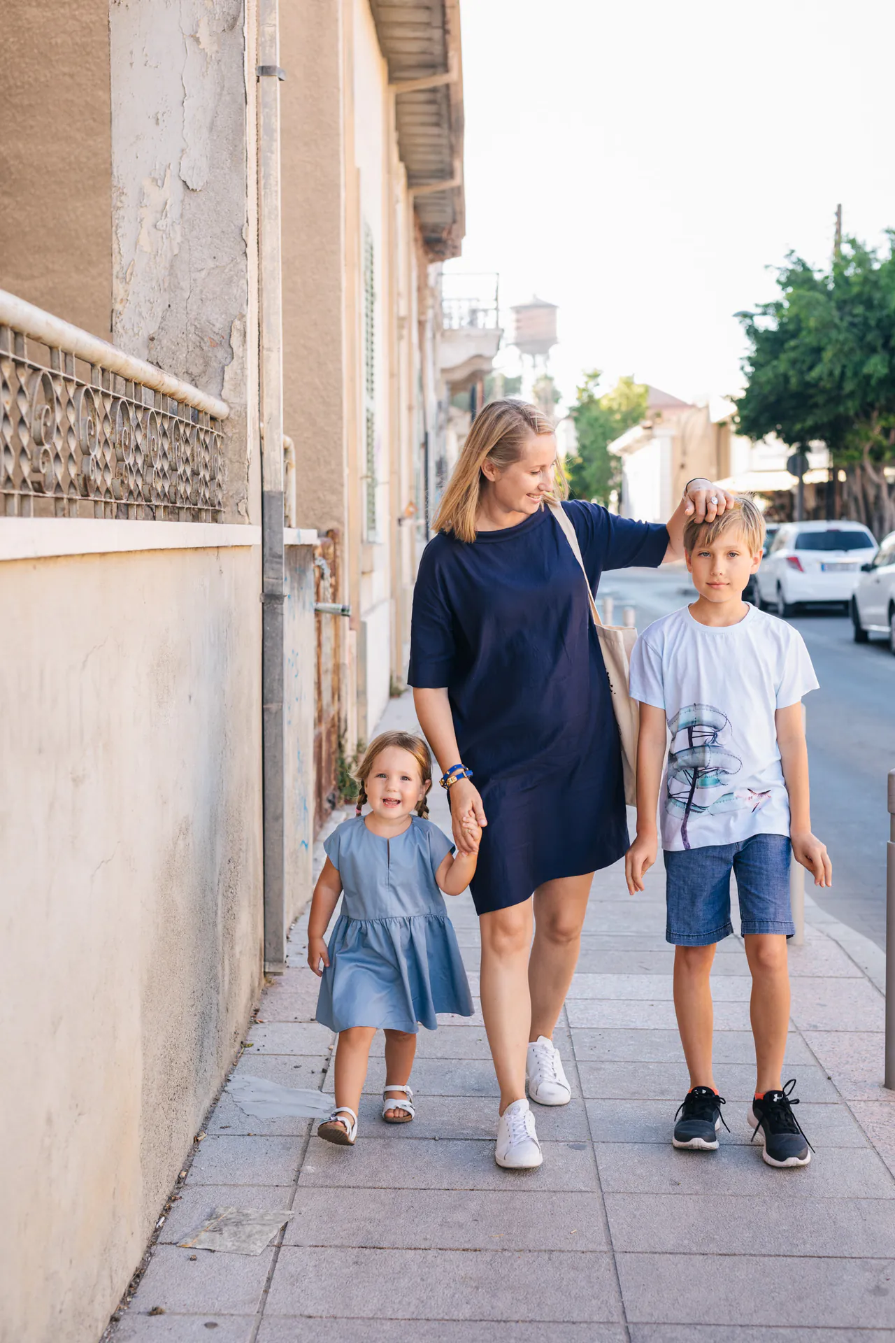 Olga and the kids — photograph 21